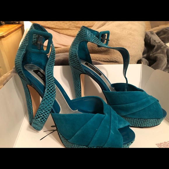 Teal High Heels.   Gorgeous!! - Picture 3 of 4